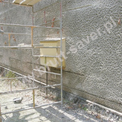 Naprawa popękanych murów domu jednorodzinnego z pustaka z zastosowaniem profili śrubowych Brutt Saver.